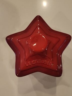 Retired Americana Le Creuset Star Ramekin